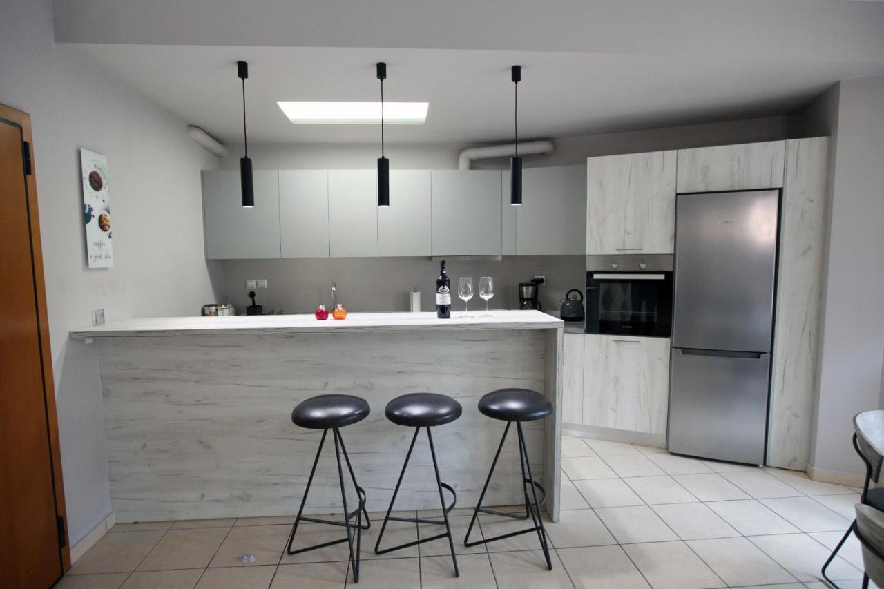 Ioanna'S Luxury Two Bedroom Apartment Nafplio Bagian luar foto